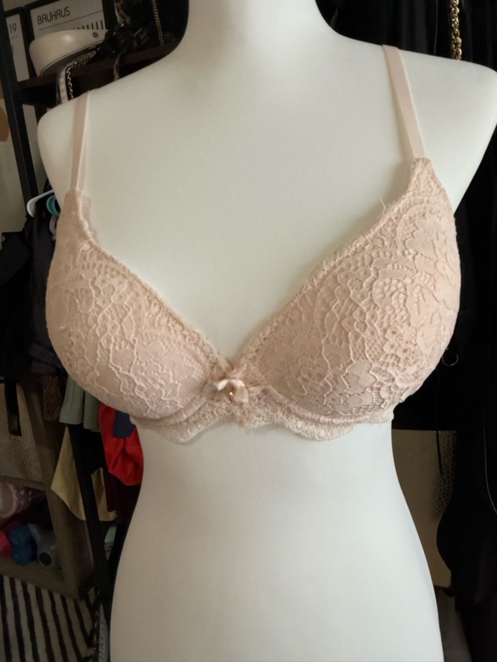 Marilyn Monroe Lace Push-Up Bra in Blush Pink